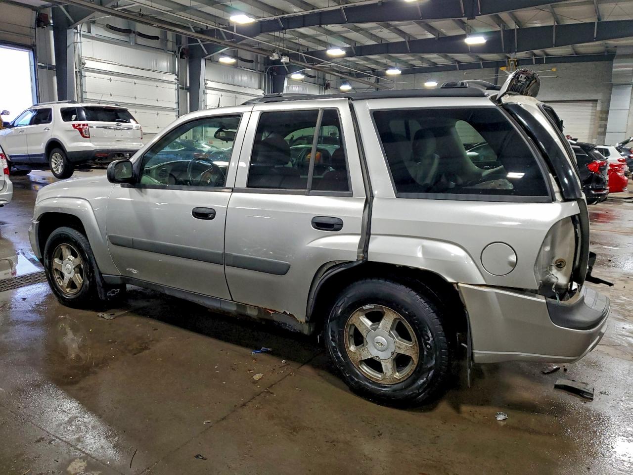 2005 CHEVROLET TRAILBLAZER LS photo 2