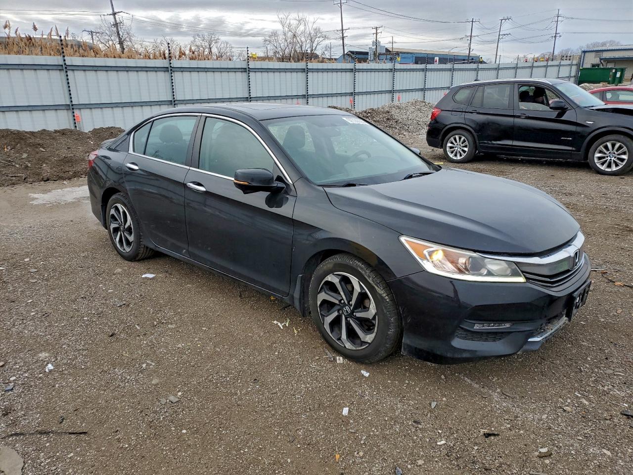 2017 HONDA ACCORD EX photo 4