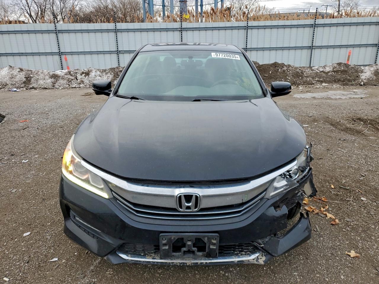 2017 HONDA ACCORD EX photo 5