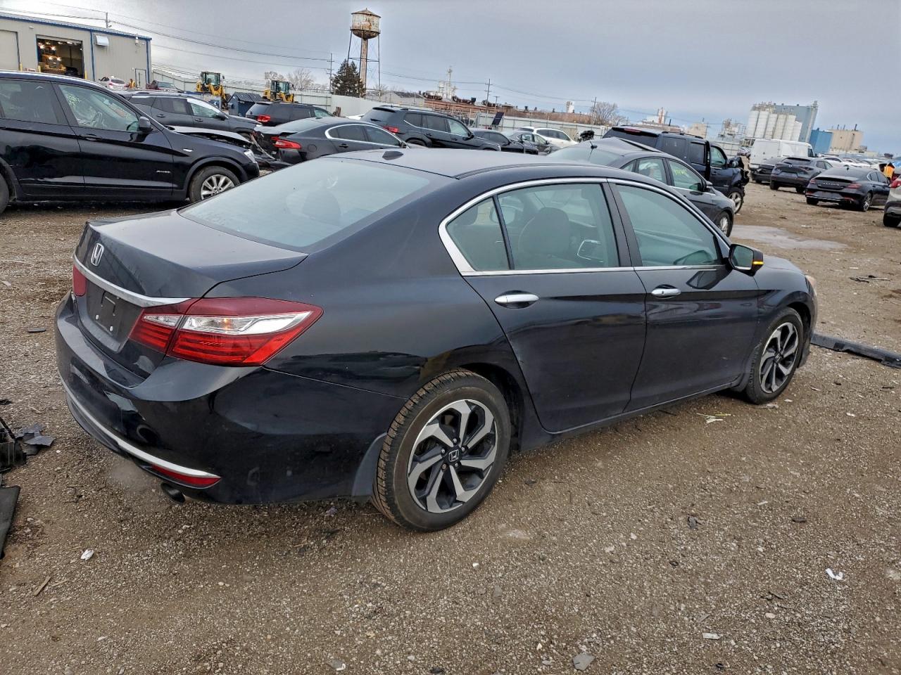2017 HONDA ACCORD EX photo 3