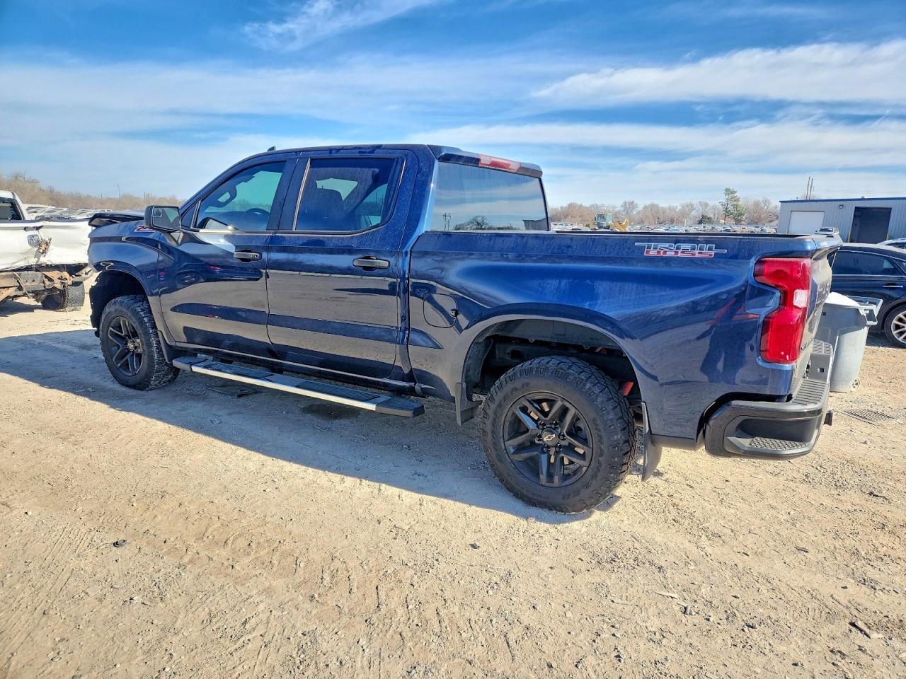 2021 CHEVROLET SILVERADO K1500 TRAIL BOSS CUSTOM photo 2