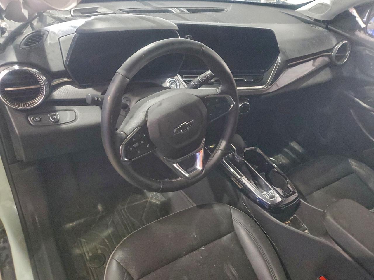 2025 CHEVROLET TRAX ACTIV photo 8