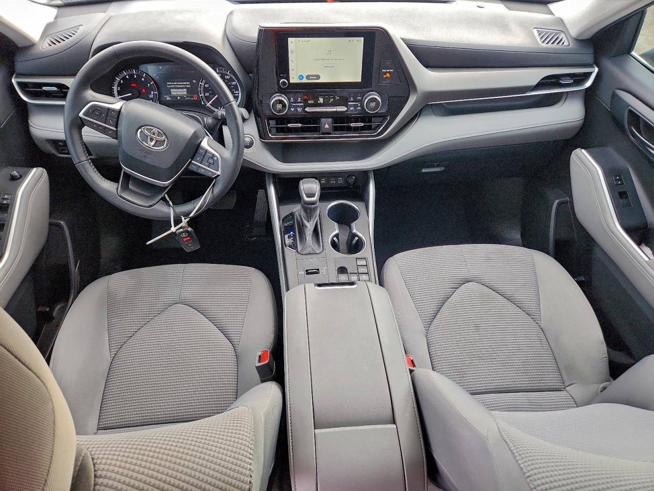 2024 TOYOTA HIGHLANDER LE photo 8