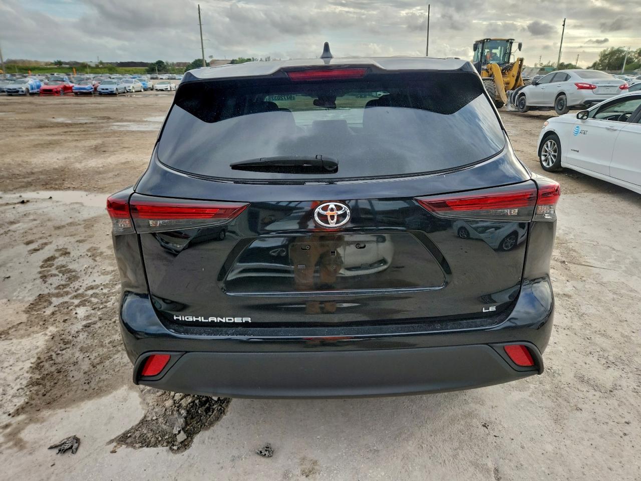 2024 TOYOTA HIGHLANDER LE photo 6