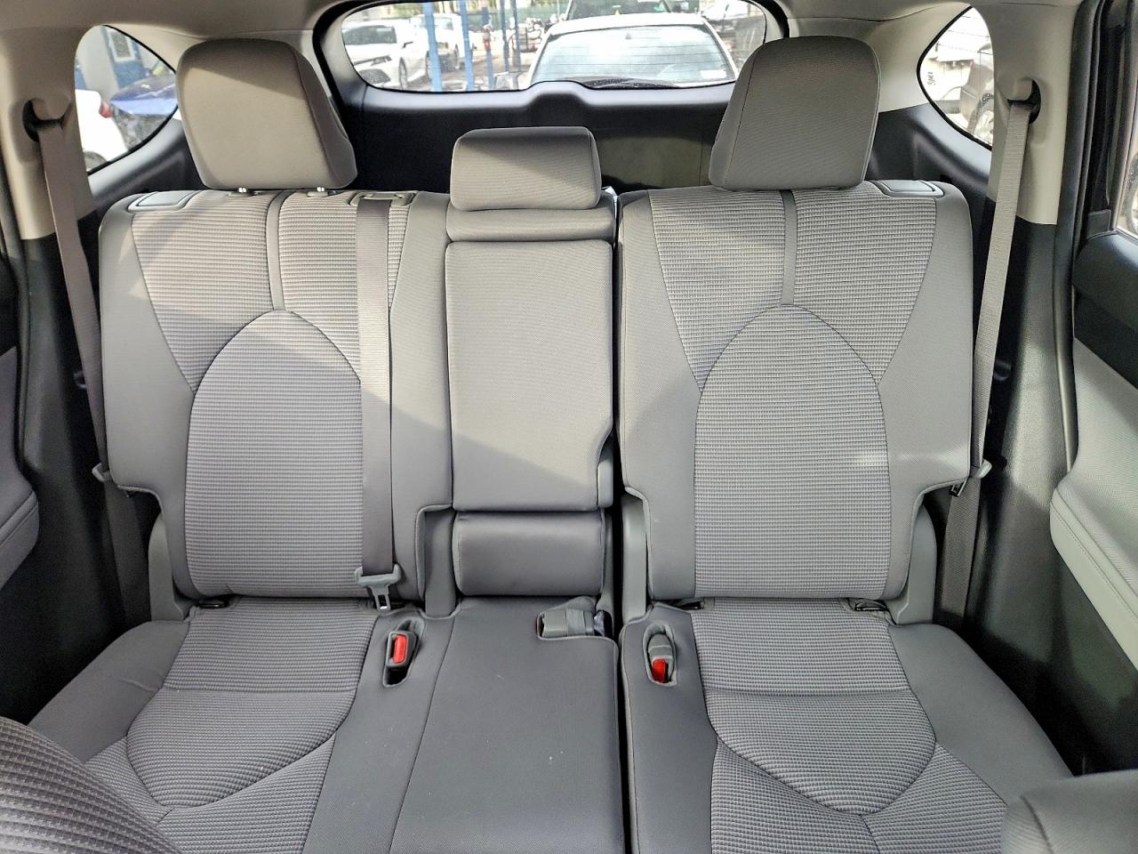 2024 TOYOTA HIGHLANDER LE photo 10