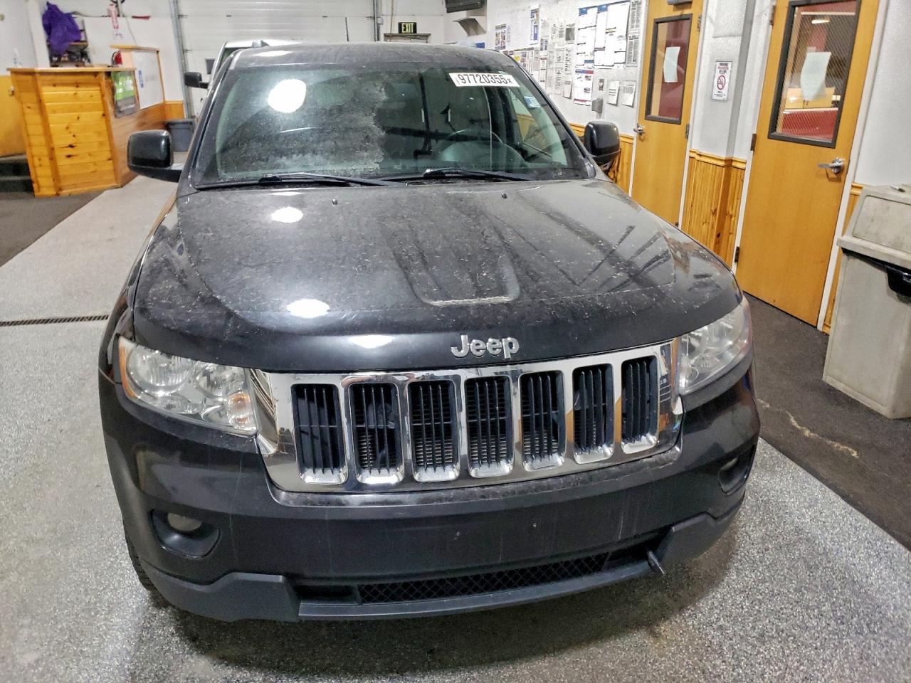 2011 JEEP GRAND CHEROKEE LAREDO photo 5