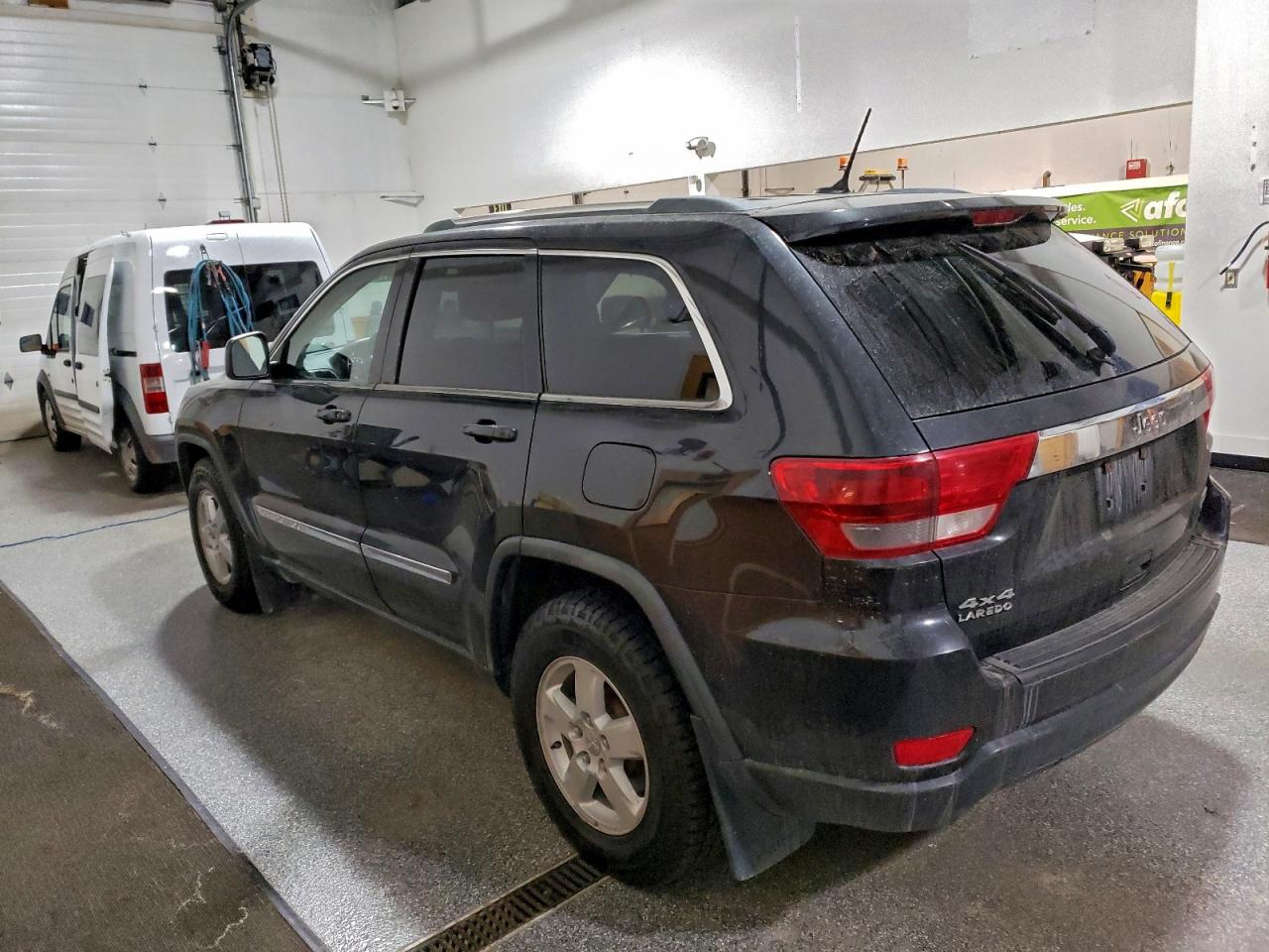 2011 JEEP GRAND CHEROKEE LAREDO photo 2