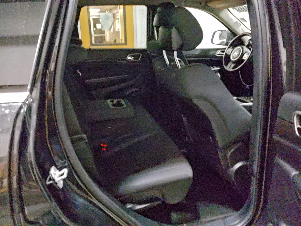 2011 JEEP GRAND CHEROKEE LAREDO photo 11