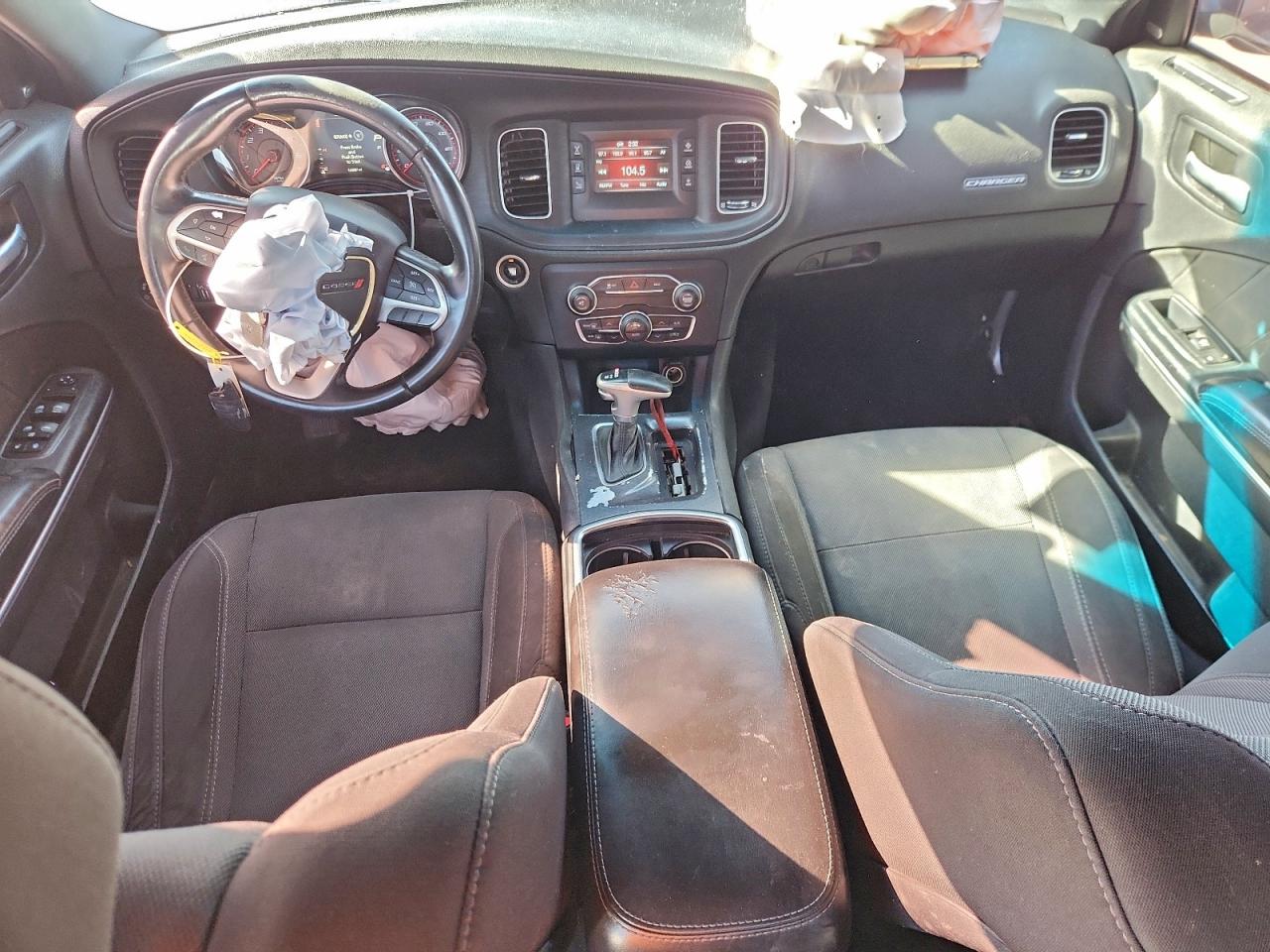 2016 DODGE CHARGER SXT photo 8