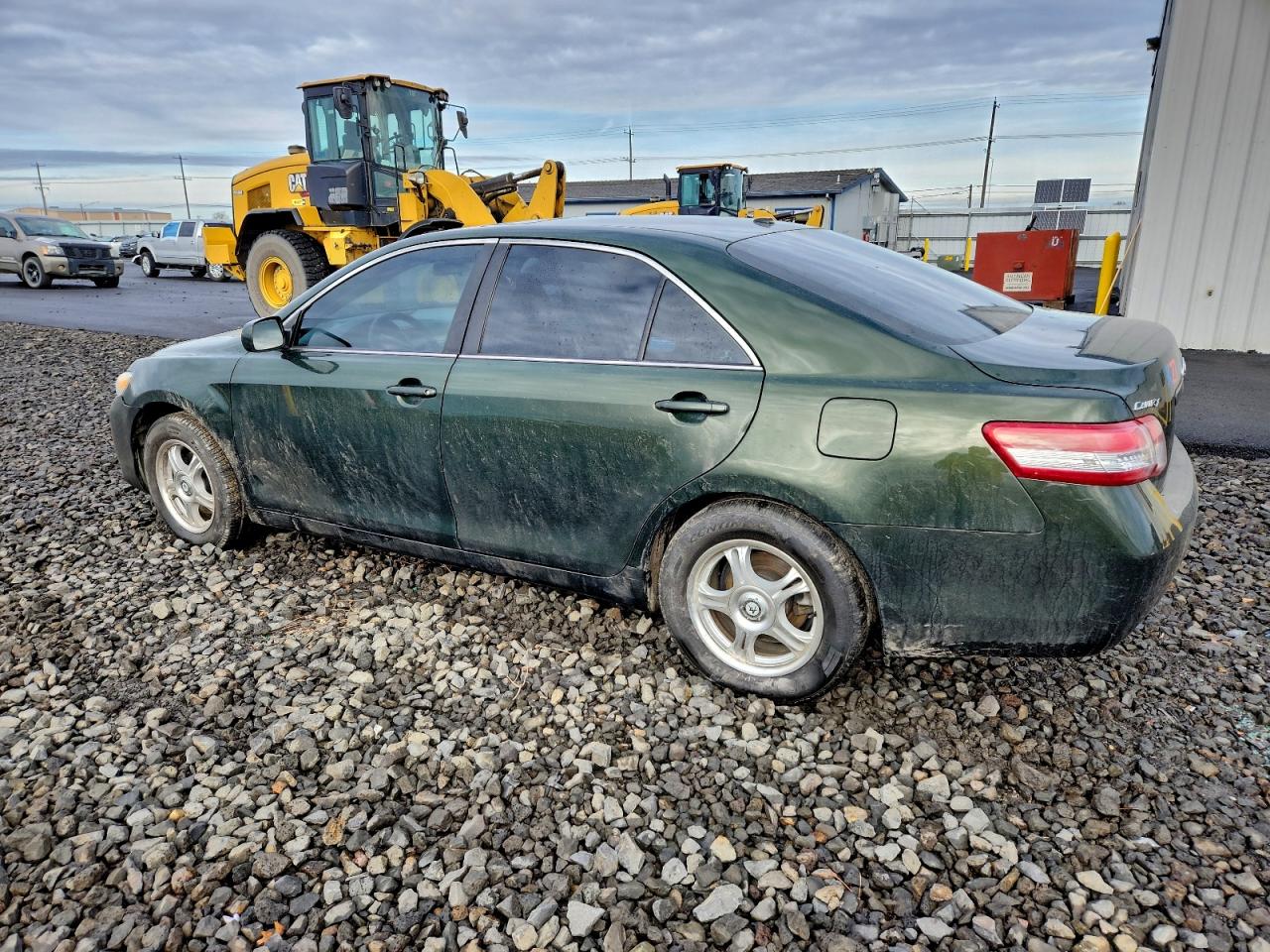 2011 TOYOTA CAMRY BASE photo 2