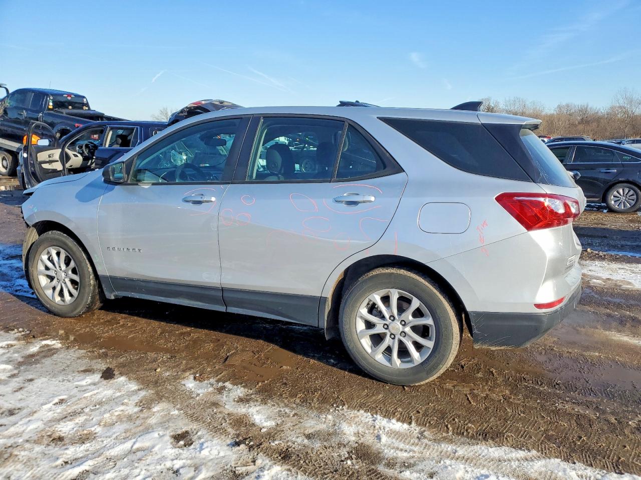 2020 CHEVROLET EQUINOX LS photo 2
