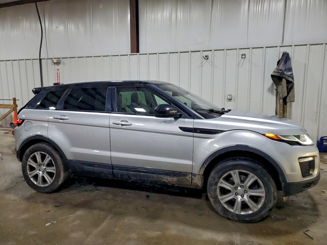 2016 LAND ROVER RANGE ROVER EVOQUE SE photo 4
