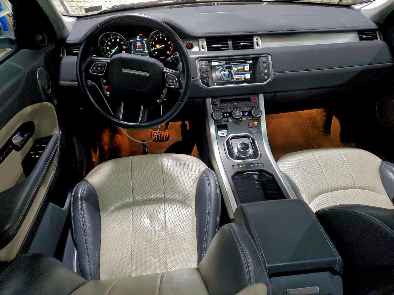 2016 LAND ROVER RANGE ROVER EVOQUE SE photo 8