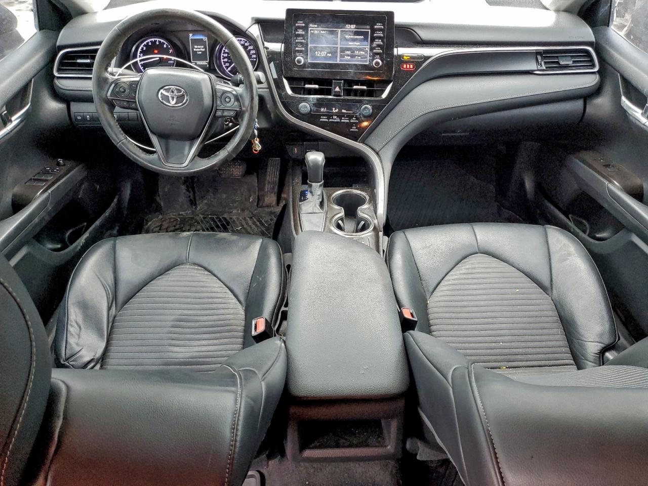 2021 TOYOTA CAMRY SE photo 8