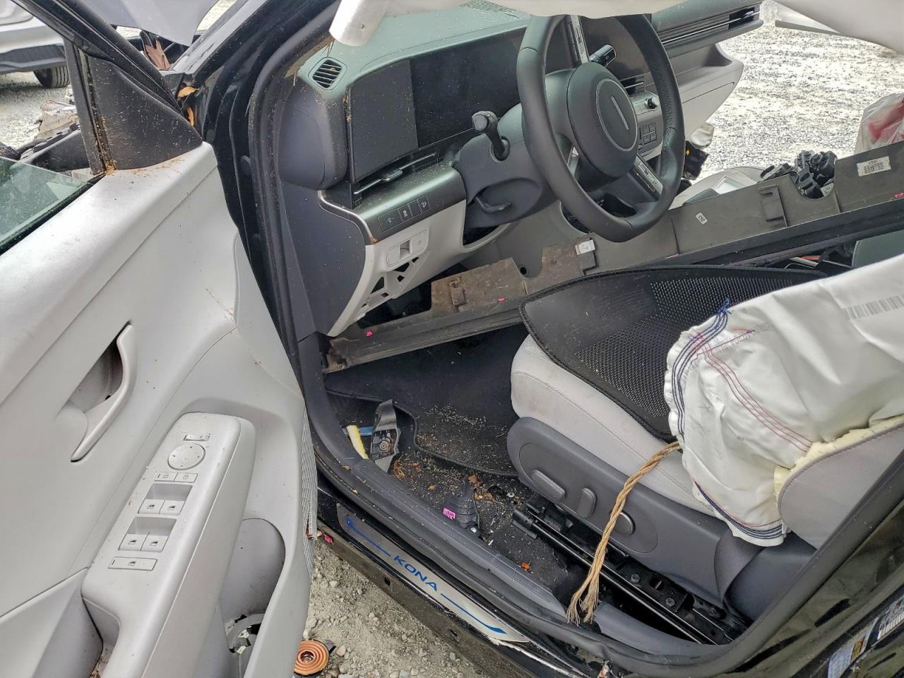 2025 HYUNDAI KONA SEL photo 15