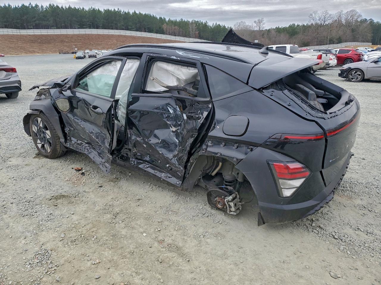 2025 HYUNDAI KONA SEL photo 3