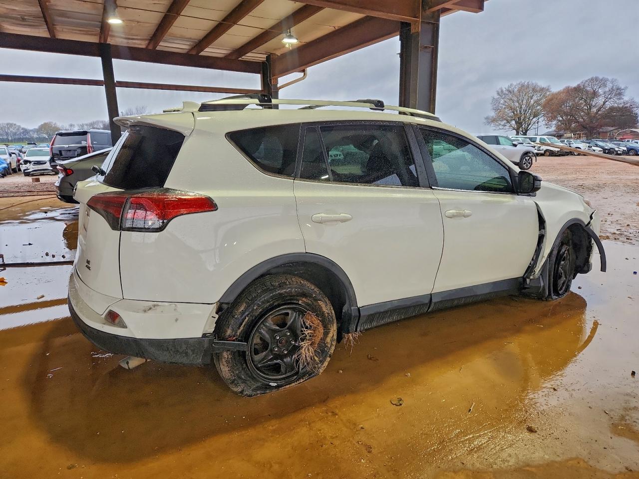 2016 TOYOTA RAV4 LE photo 3