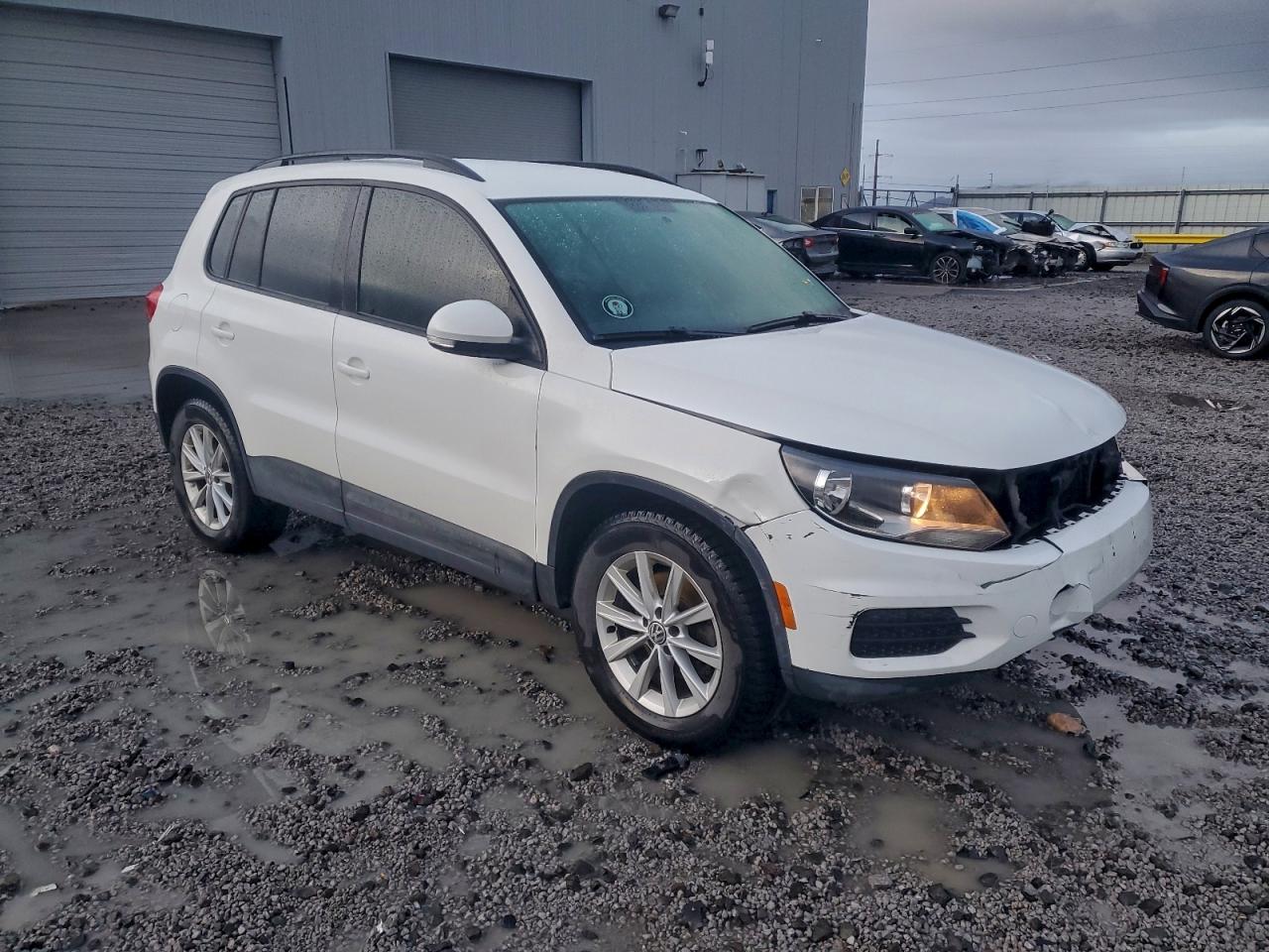 2017 VOLKSWAGEN TIGUAN S photo 4