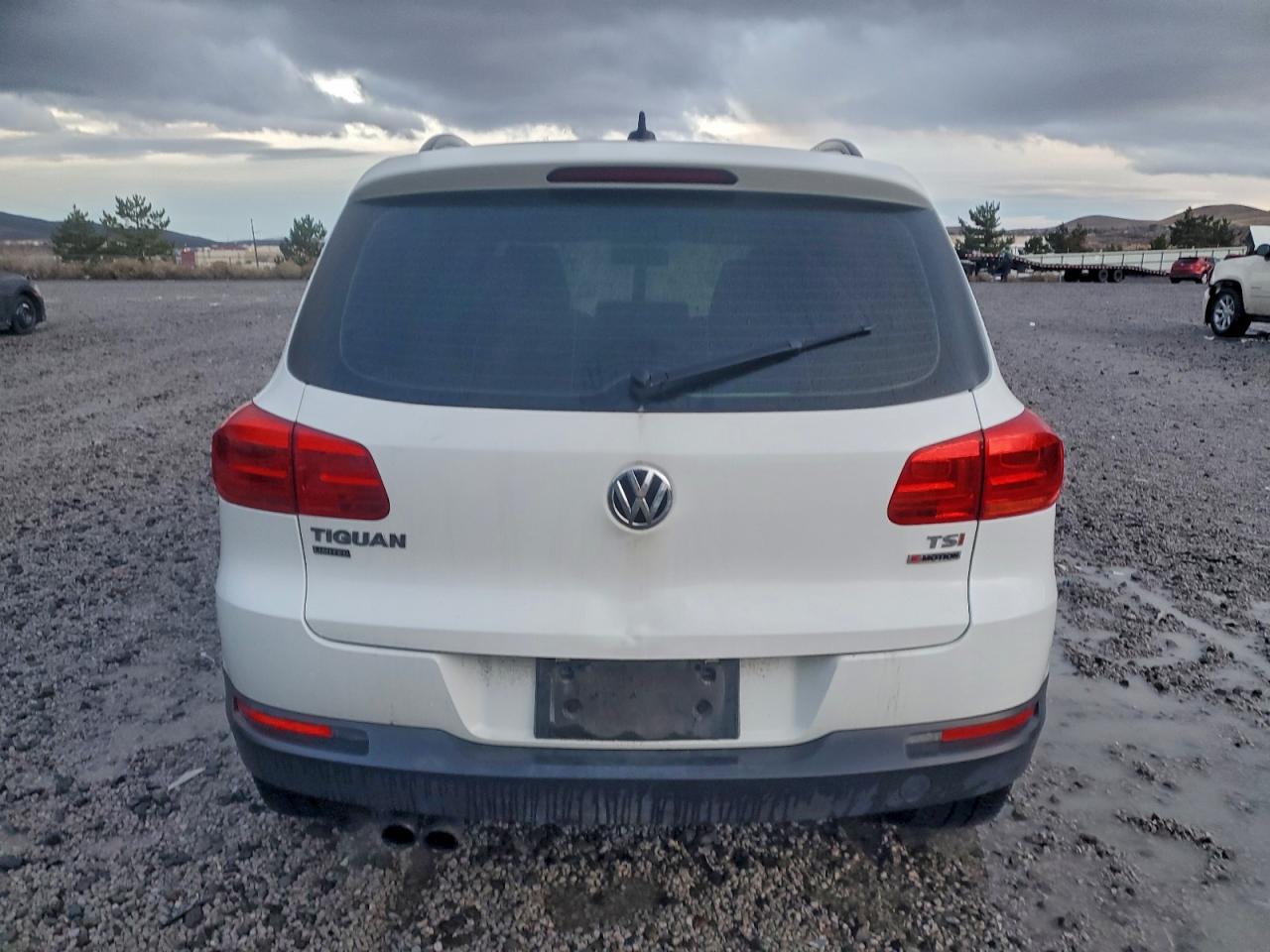 2017 VOLKSWAGEN TIGUAN S photo 6