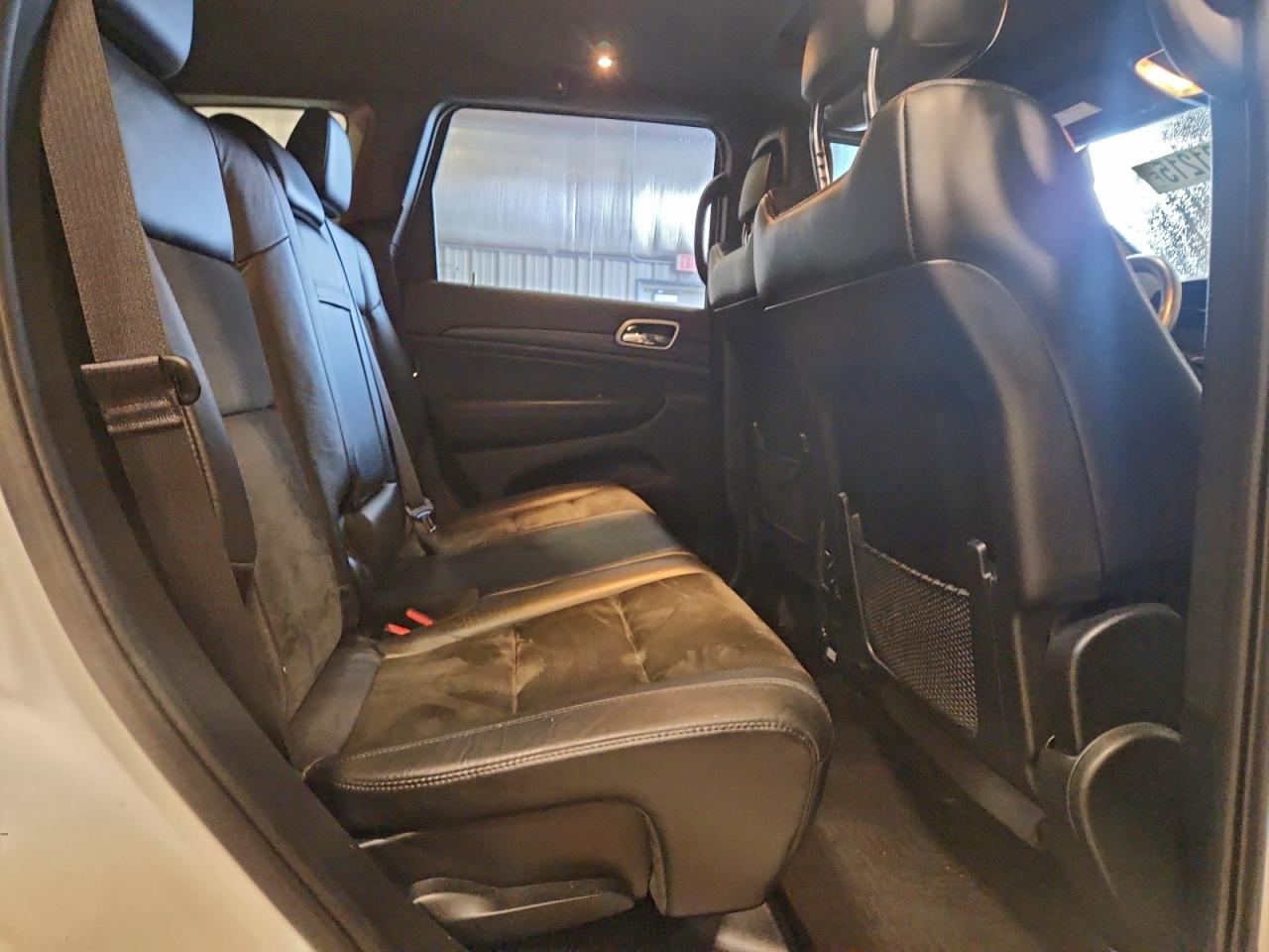 2019 JEEP GRAND CHEROKEE LAREDO photo 31