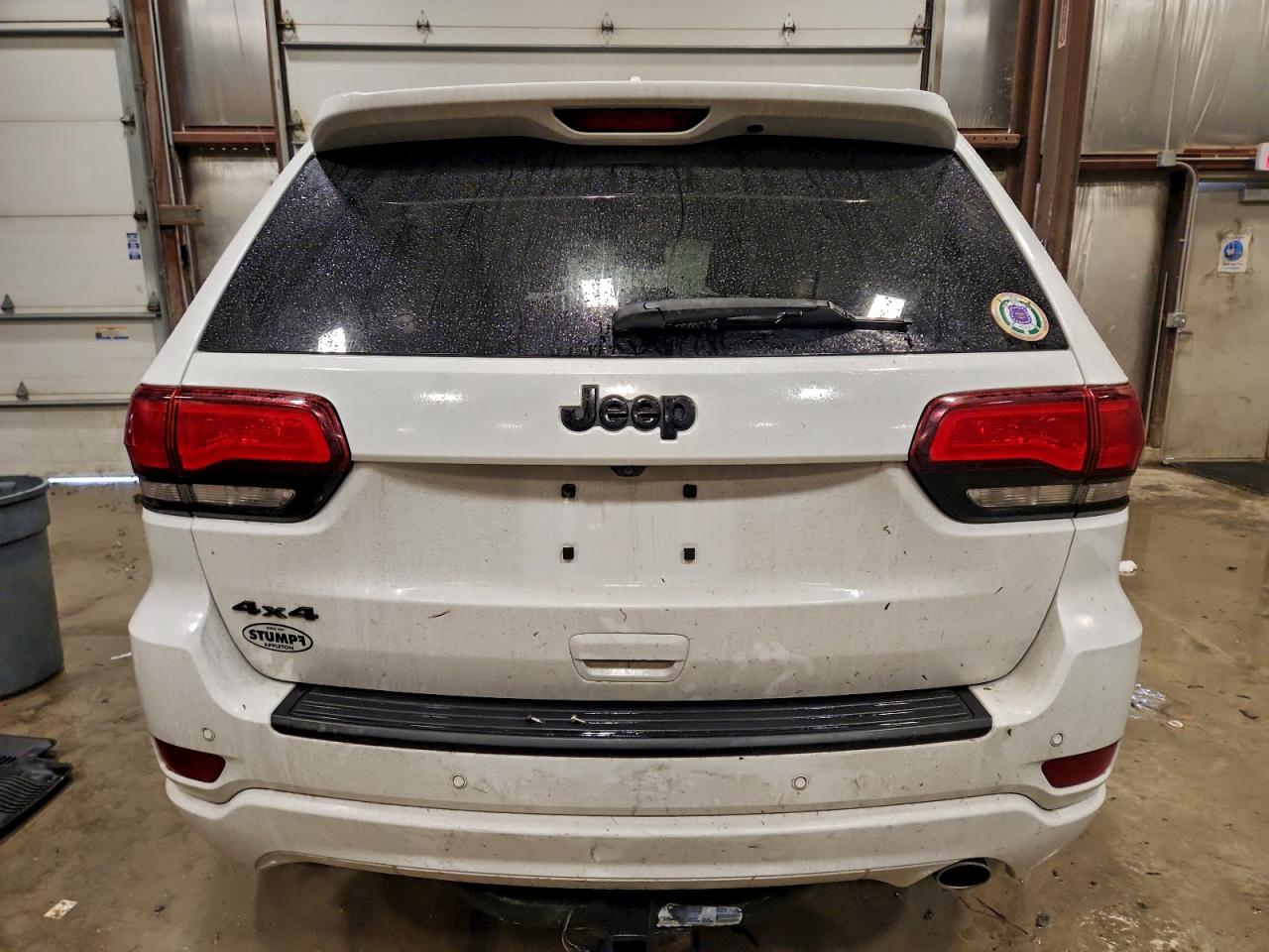 2019 JEEP GRAND CHEROKEE LAREDO photo 16