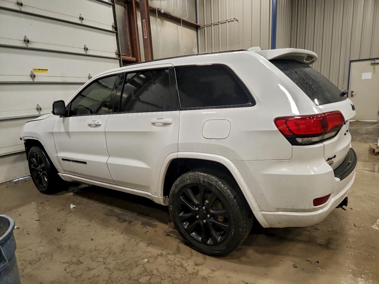 2019 JEEP GRAND CHEROKEE LAREDO photo 4