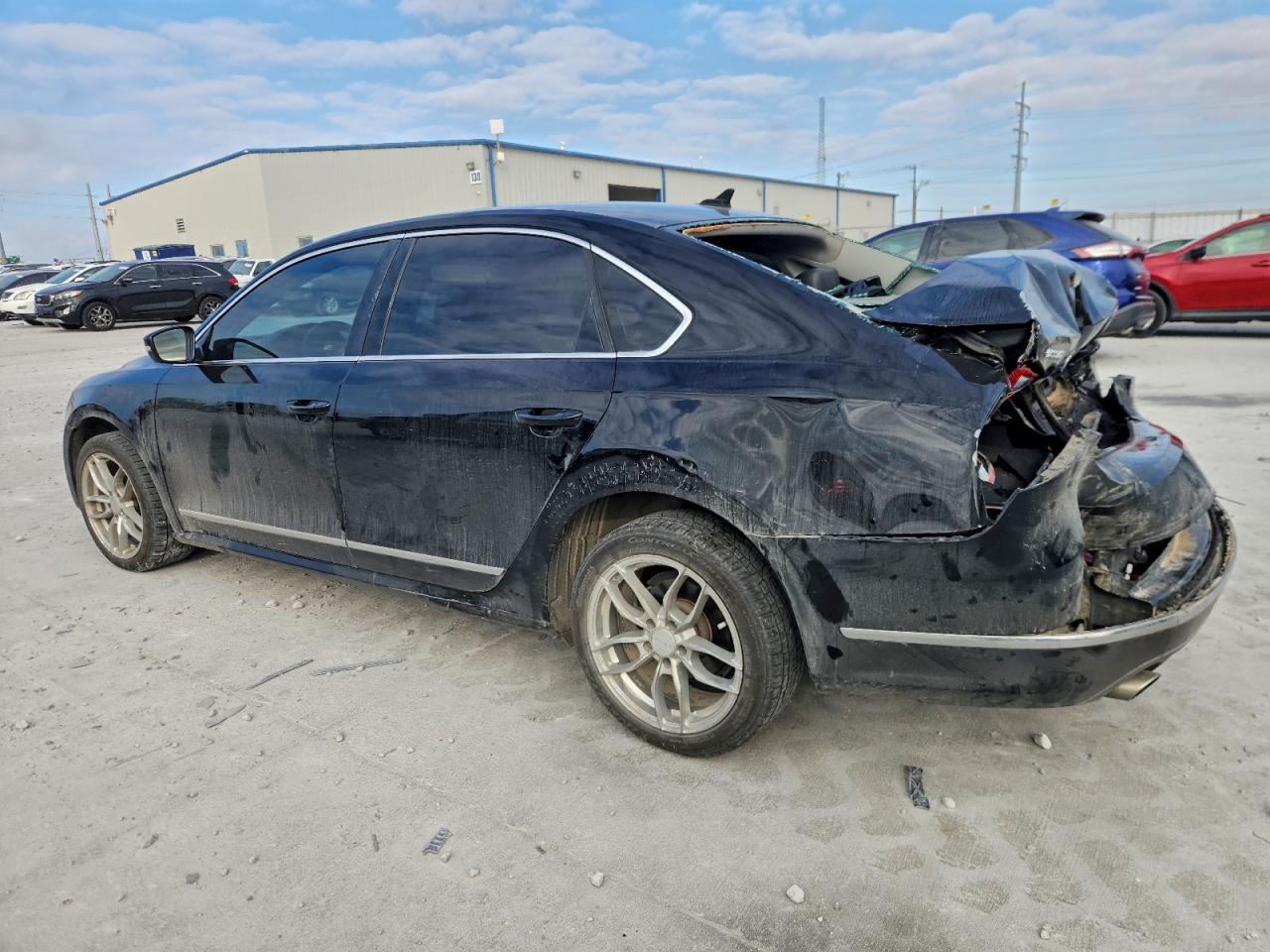 2015 VOLKSWAGEN PASSAT SEL photo 2