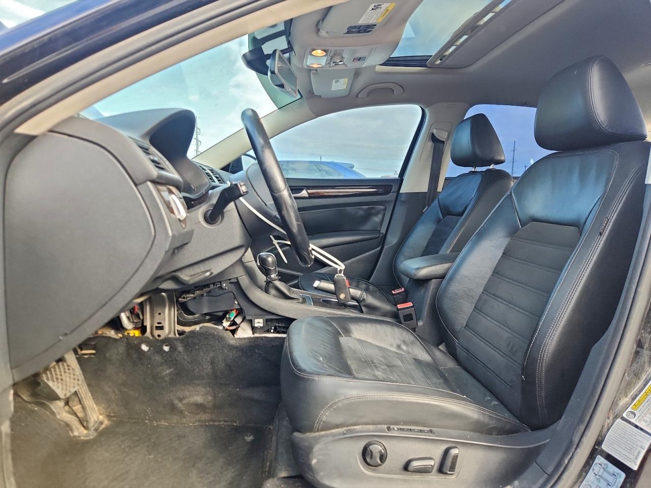 2015 VOLKSWAGEN PASSAT SEL photo 7