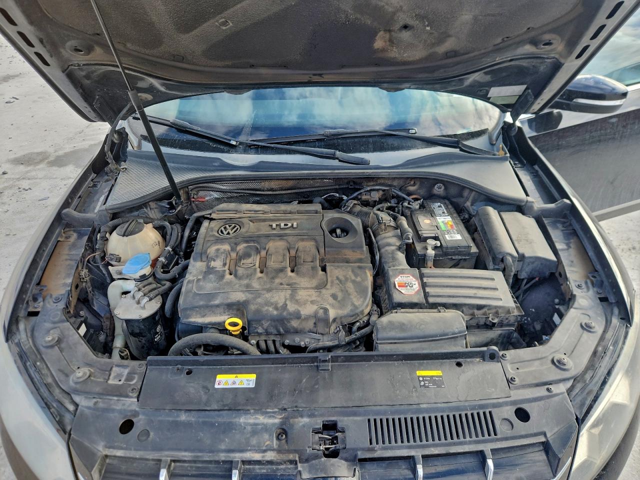 2015 VOLKSWAGEN PASSAT SEL photo 11