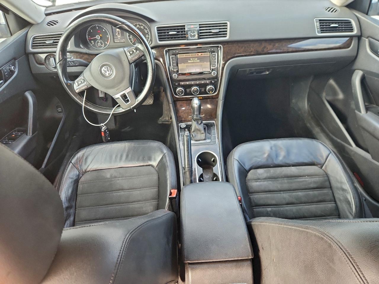 2015 VOLKSWAGEN PASSAT SEL photo 8