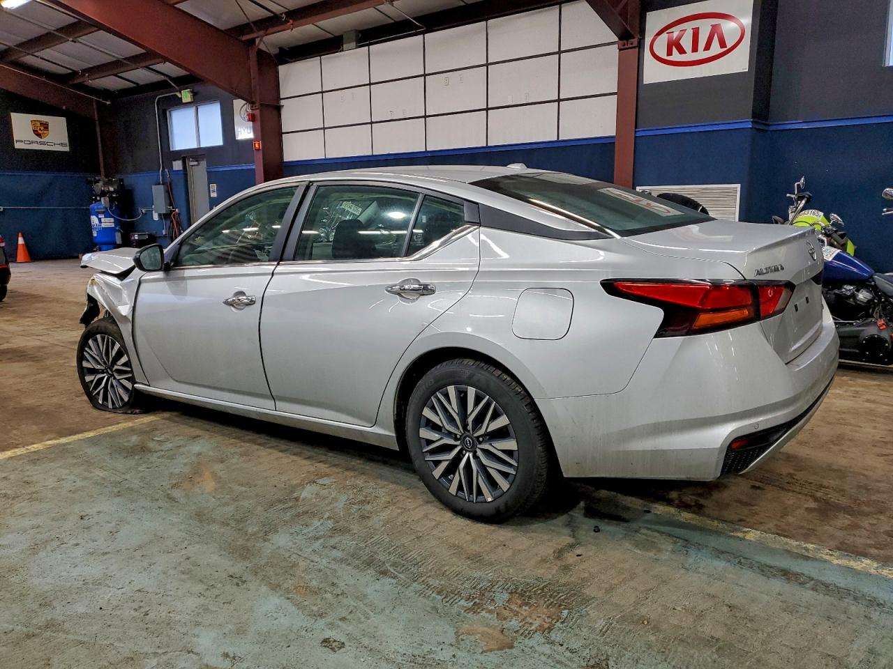 2025 NISSAN ALTIMA SV photo 2