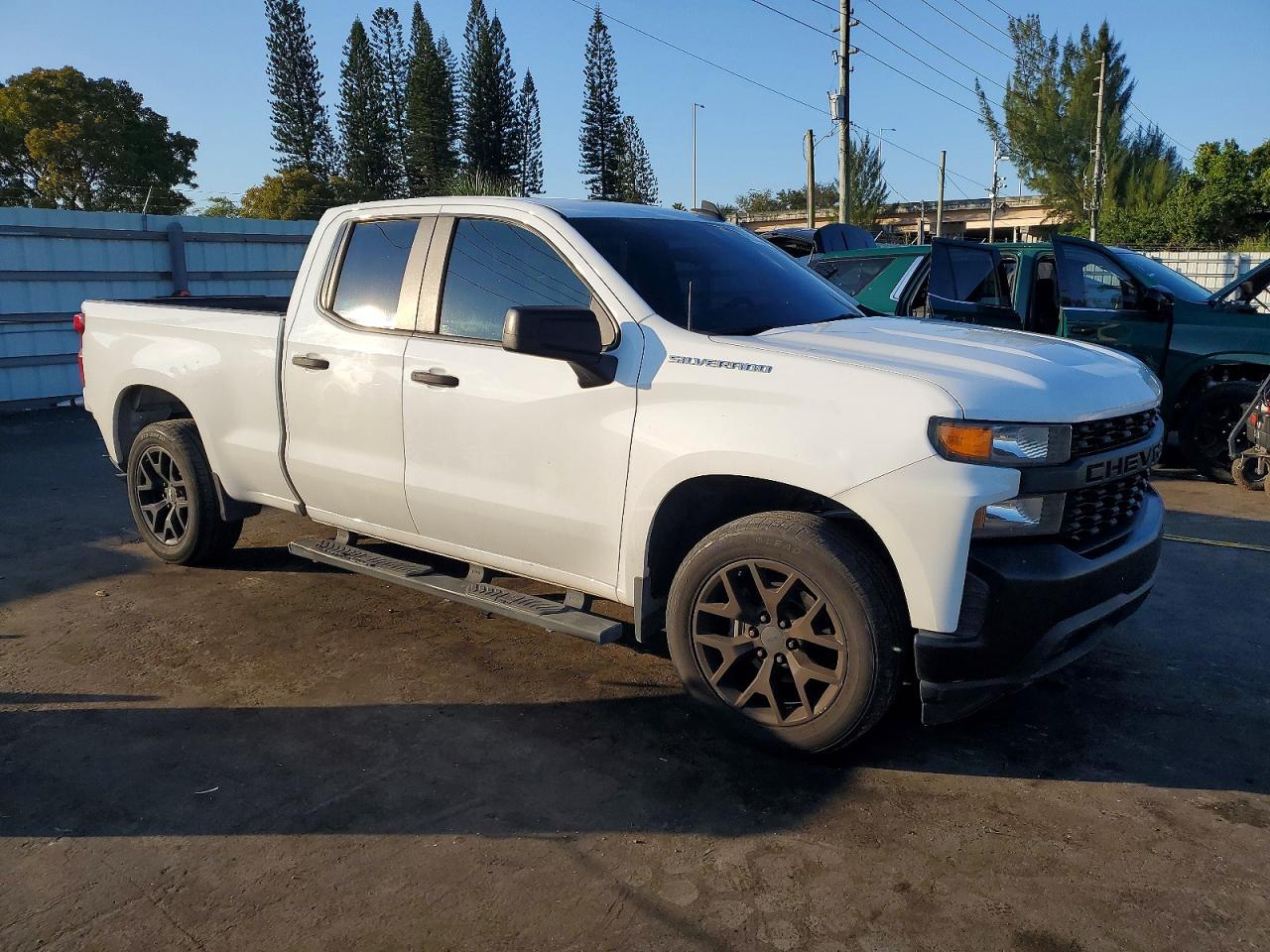 2019 CHEVROLET SILVERADO C1500 photo 4