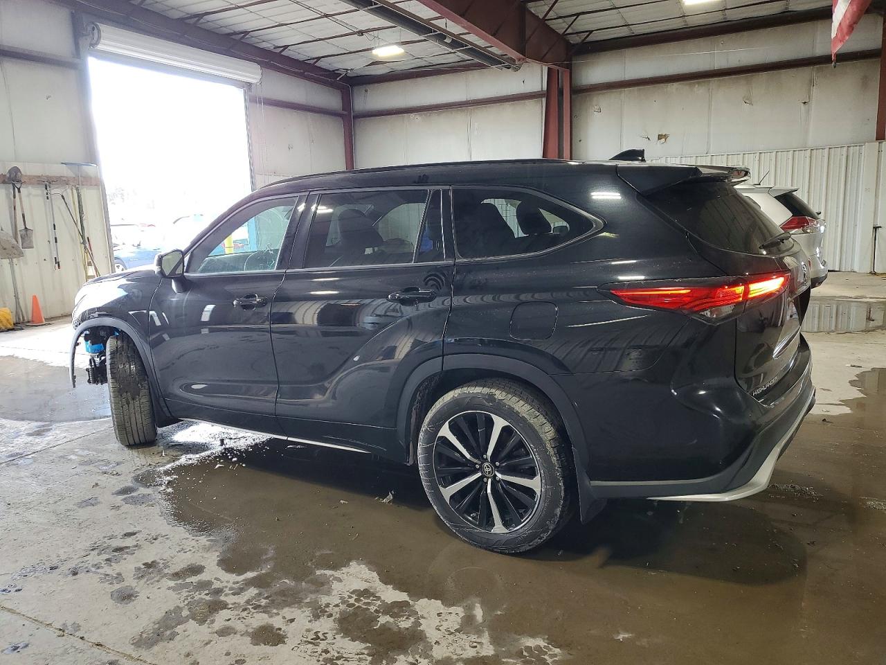 2022 TOYOTA HIGHLANDER XSE photo 2