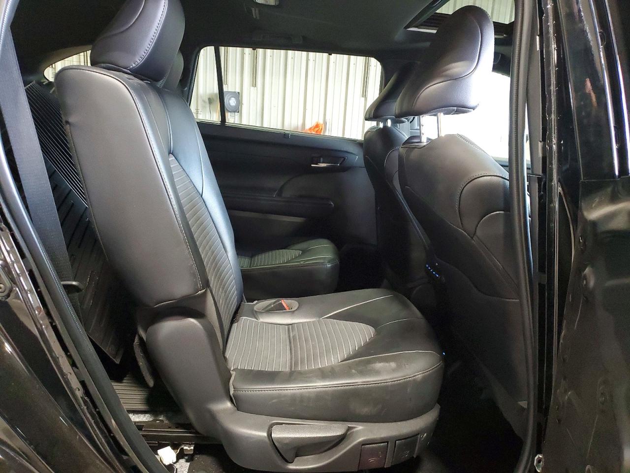 2022 TOYOTA HIGHLANDER XSE photo 11
