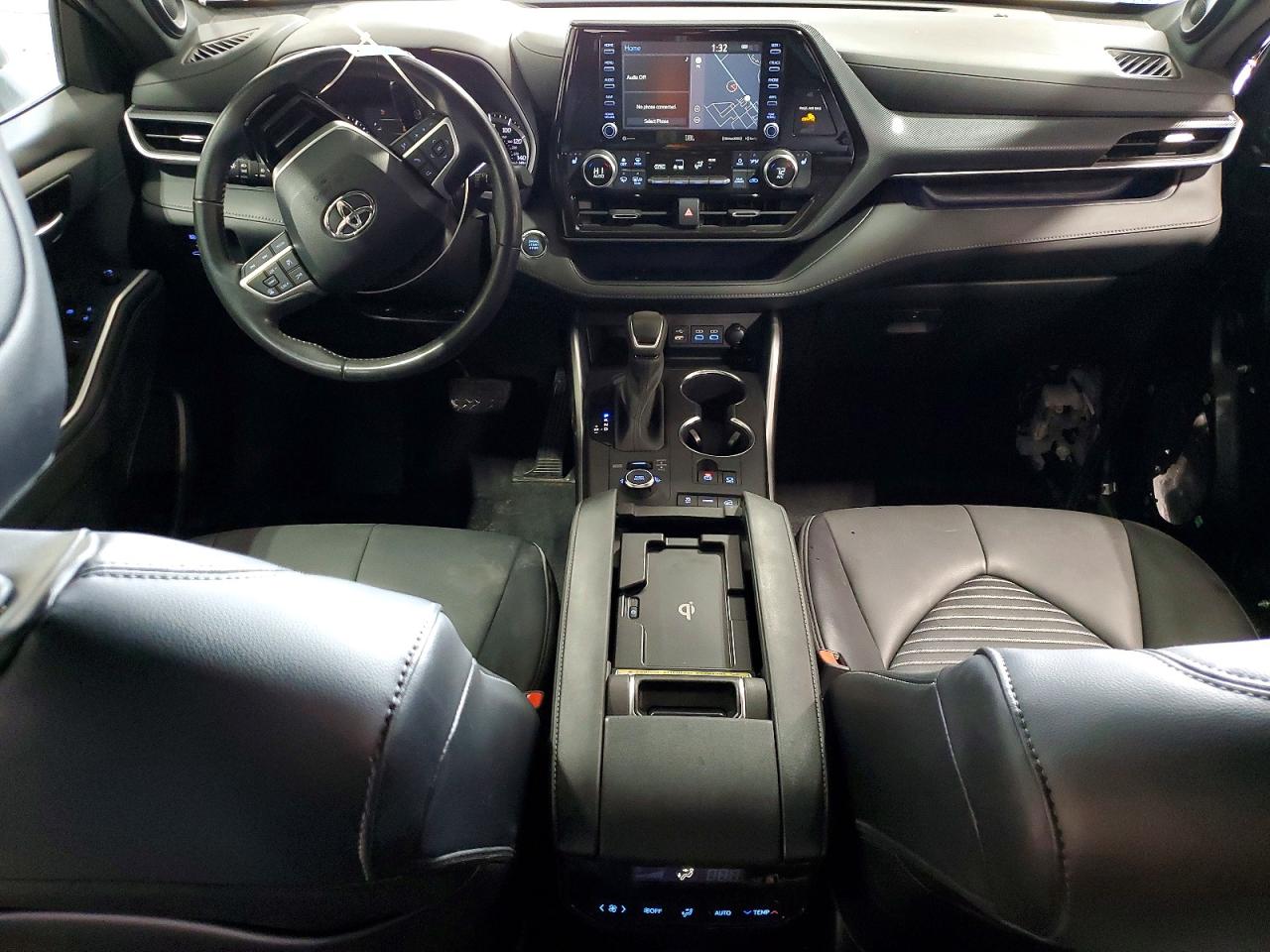 2022 TOYOTA HIGHLANDER XSE photo 8