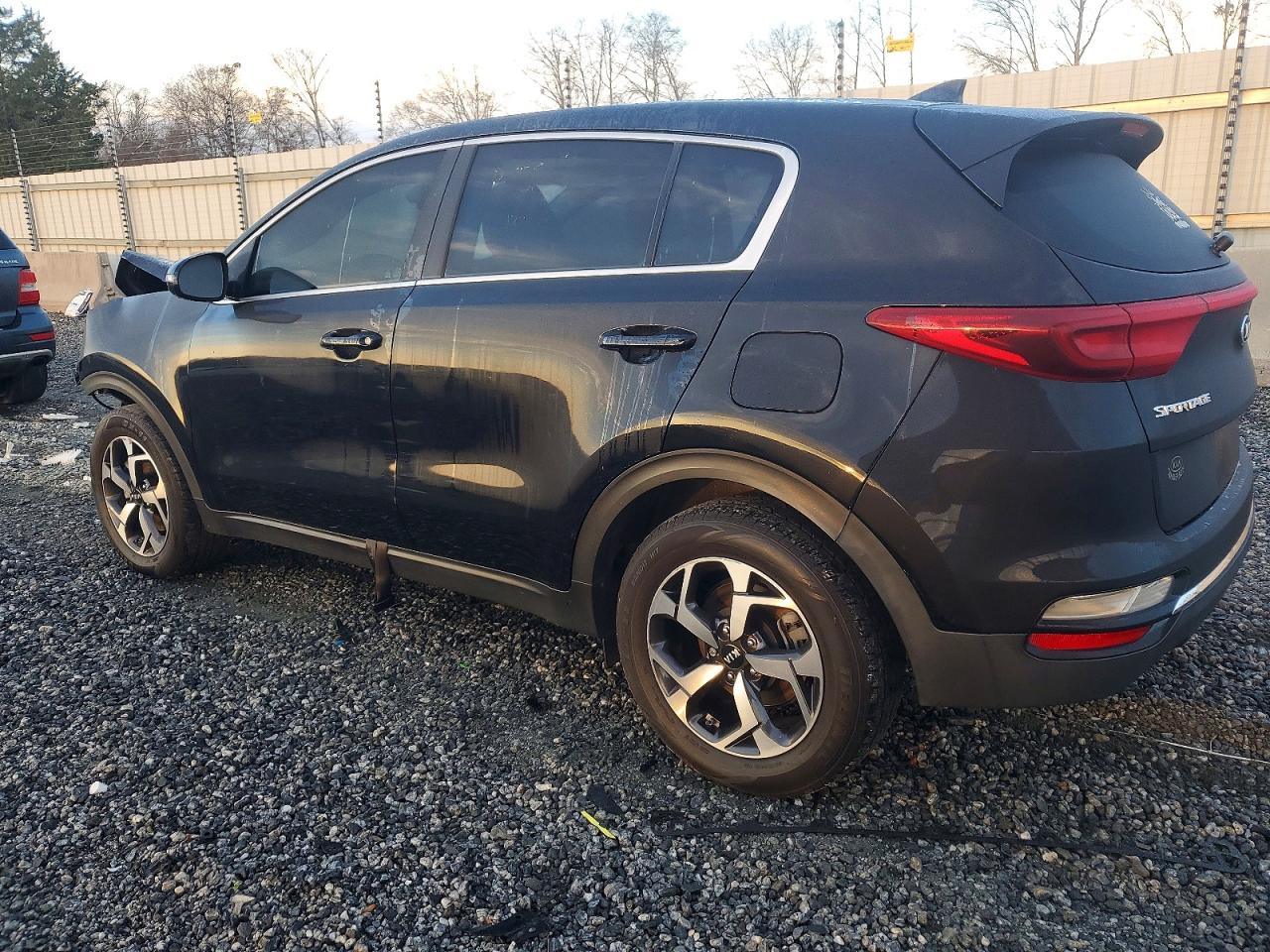 2021 KIA SPORTAGE LX photo 3