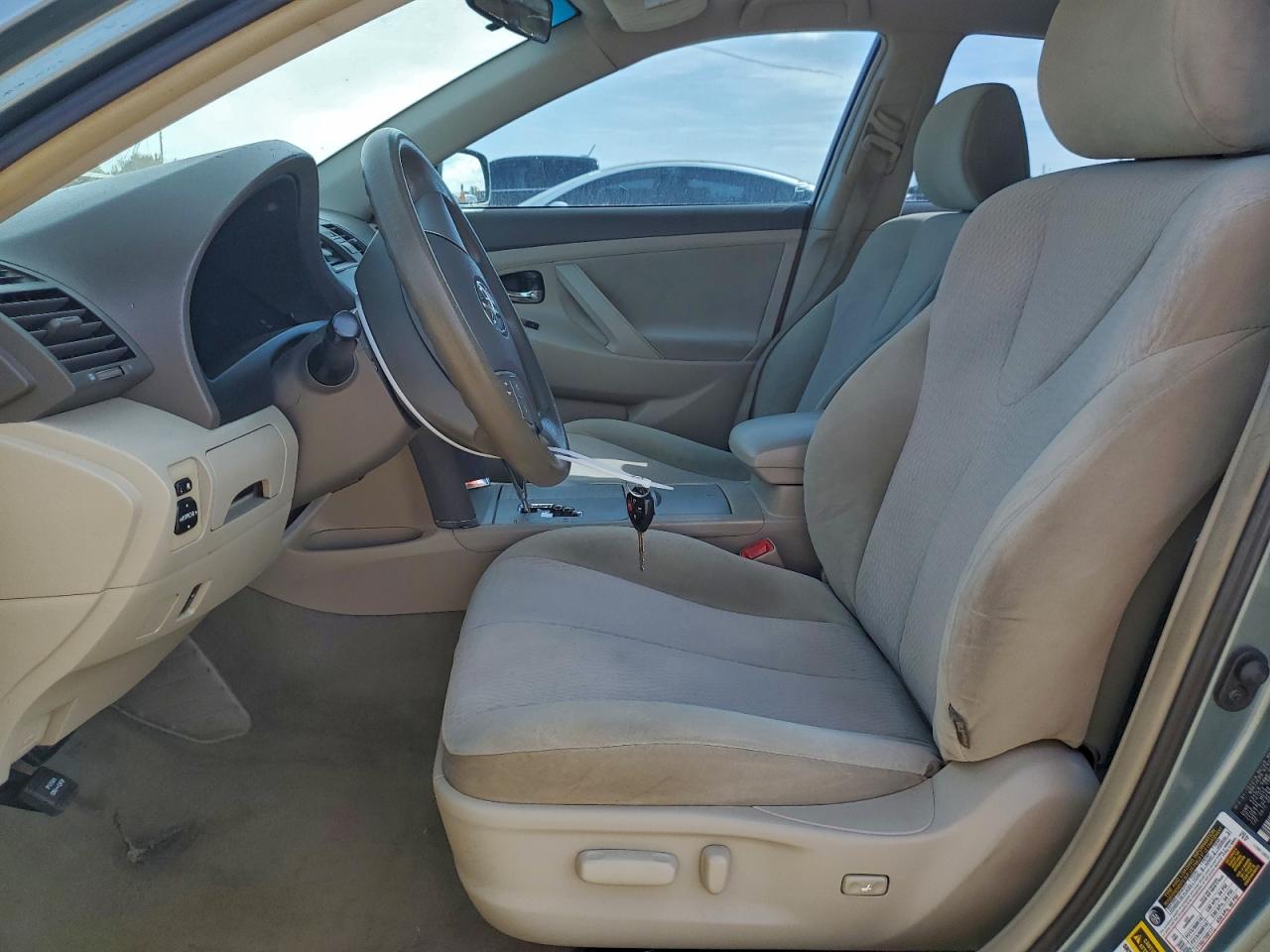 2010 TOYOTA CAMRY BASE photo 7