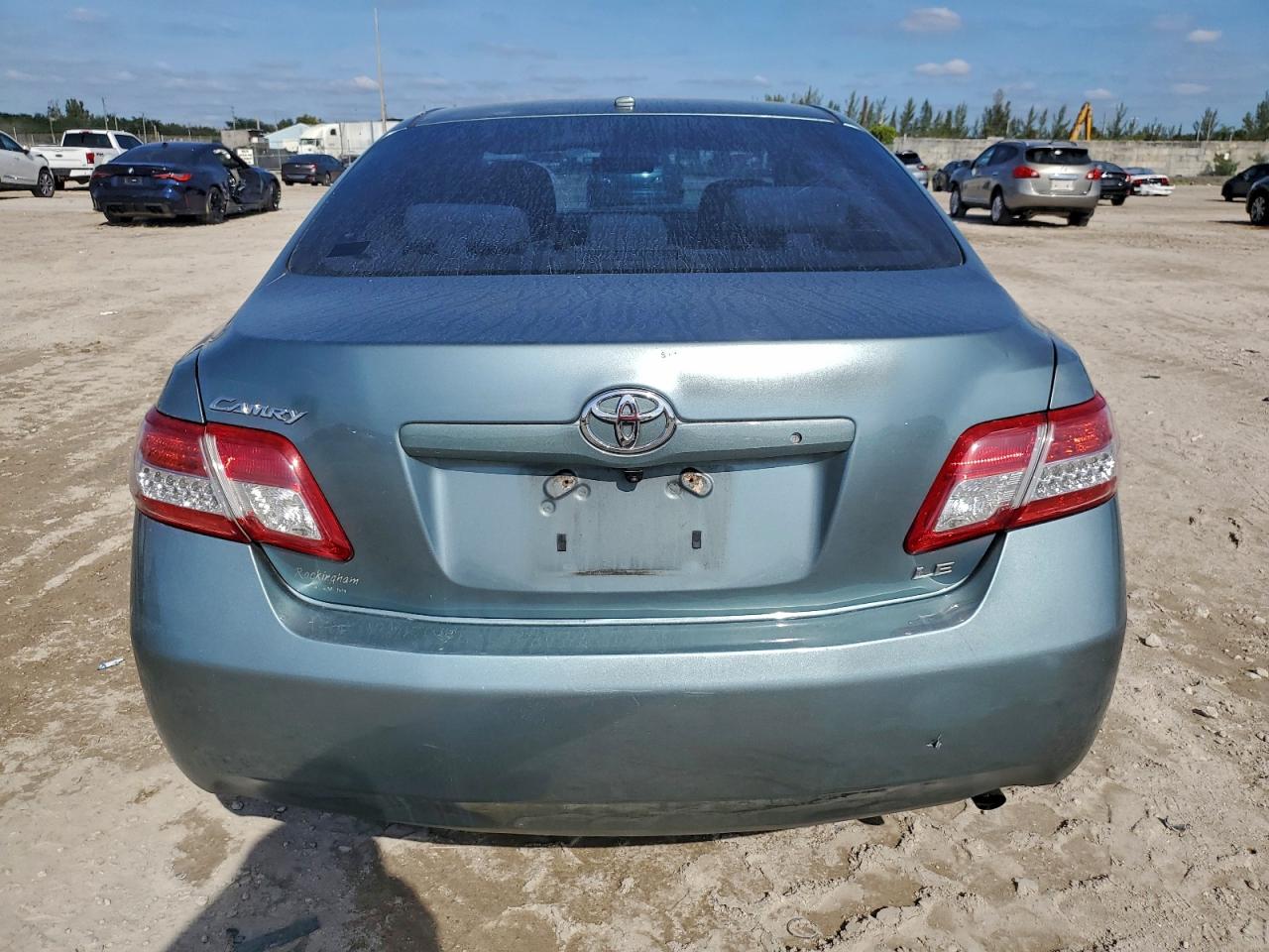 2010 TOYOTA CAMRY BASE photo 6