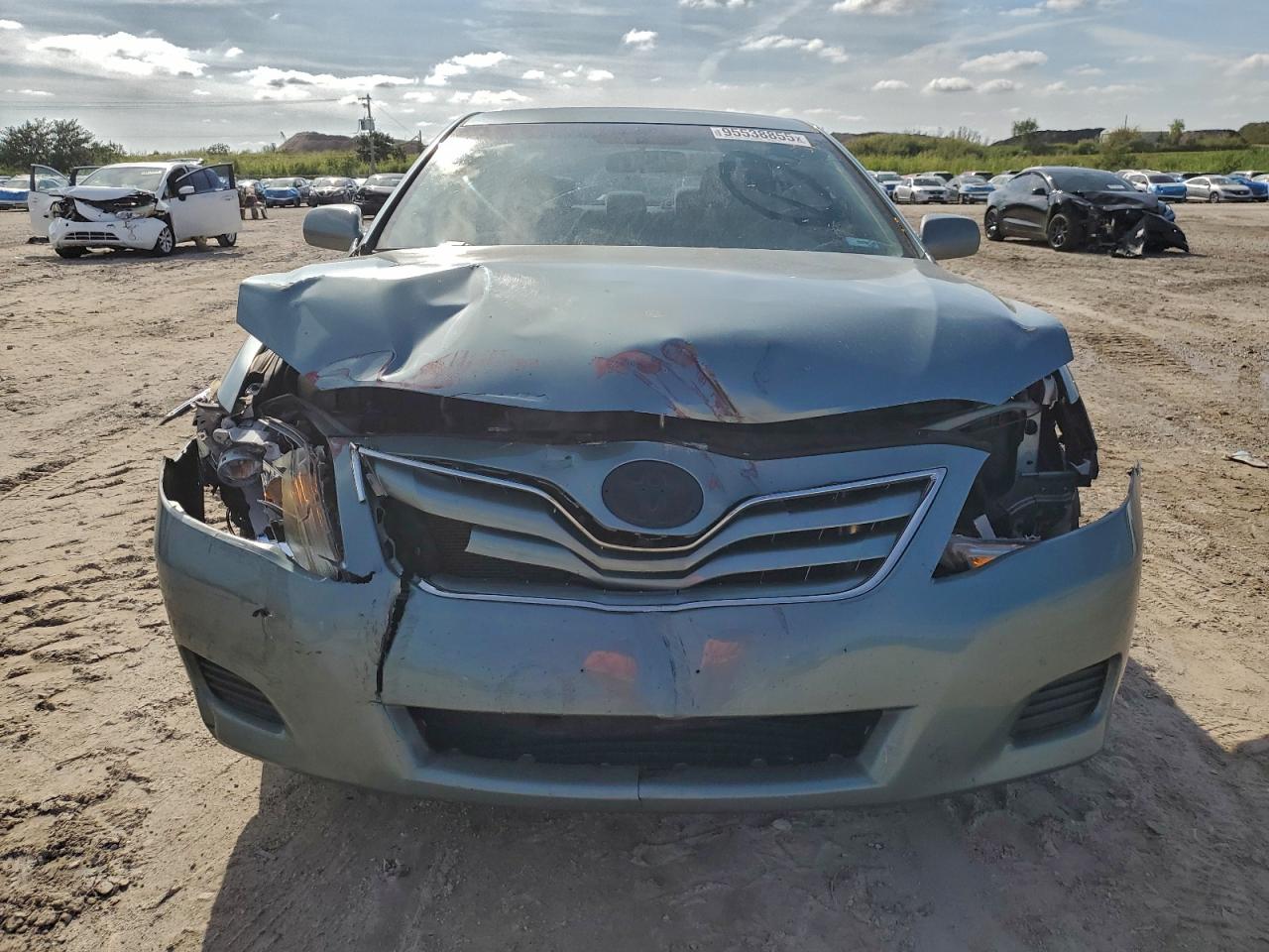 2010 TOYOTA CAMRY BASE photo 5