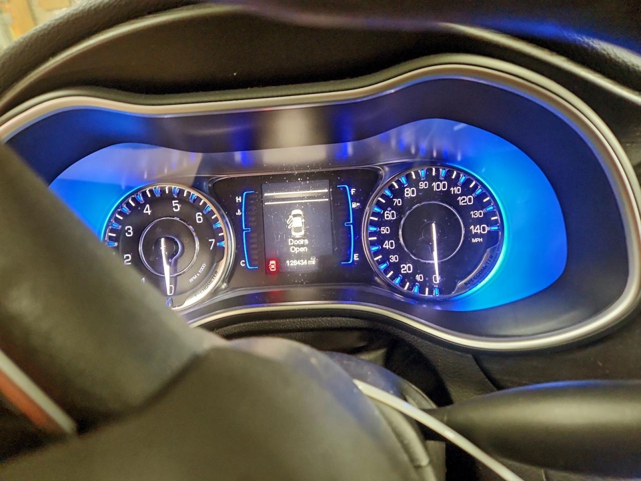 2015 CHRYSLER 200 LIMITED photo 9