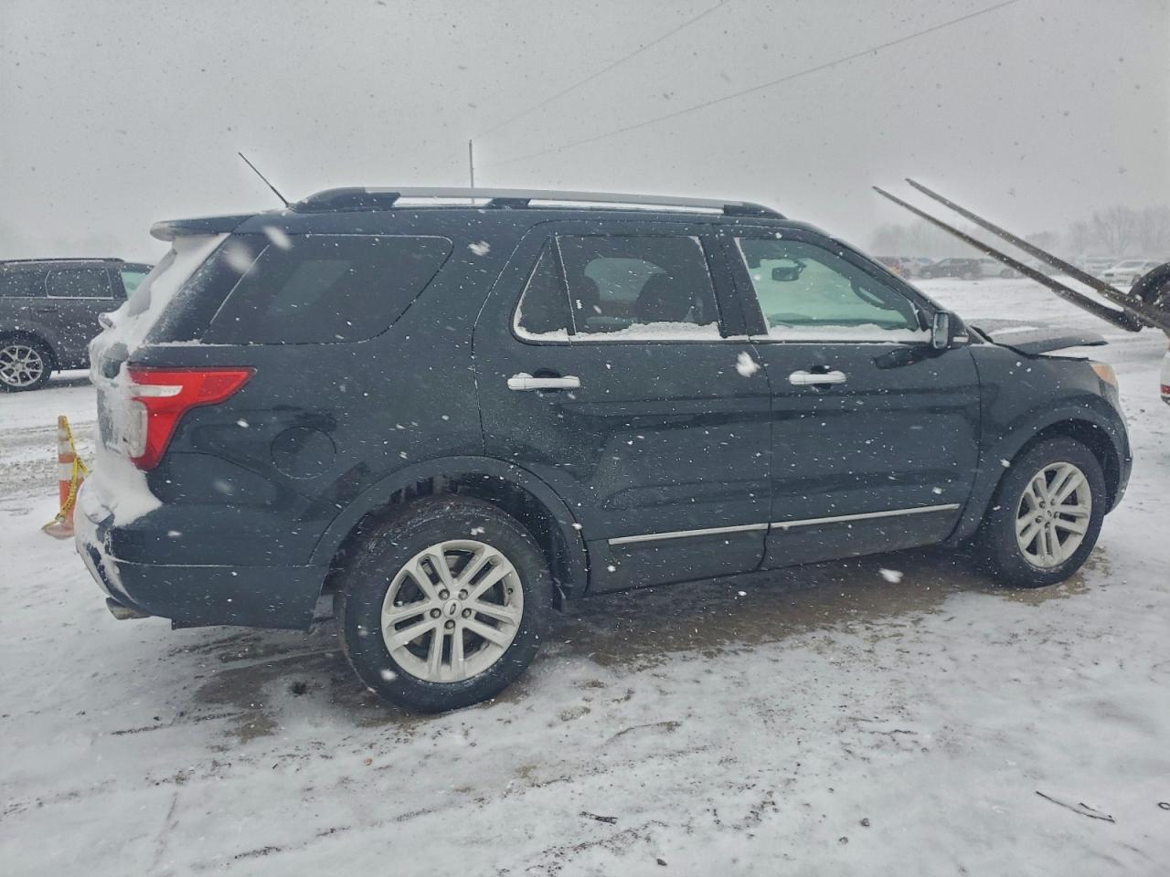 2014 FORD EXPLORER XLT photo 3