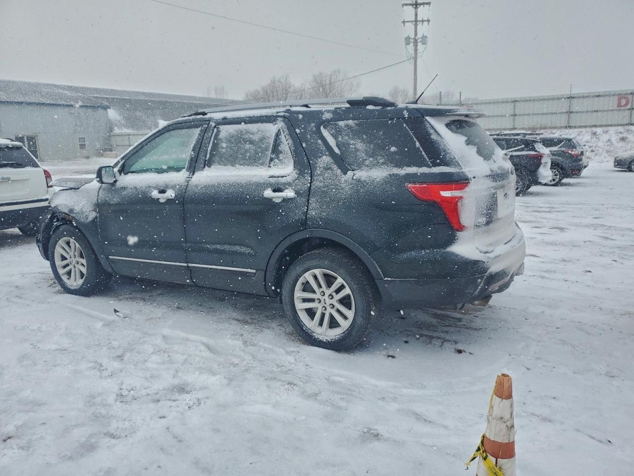 2014 FORD EXPLORER XLT photo 2