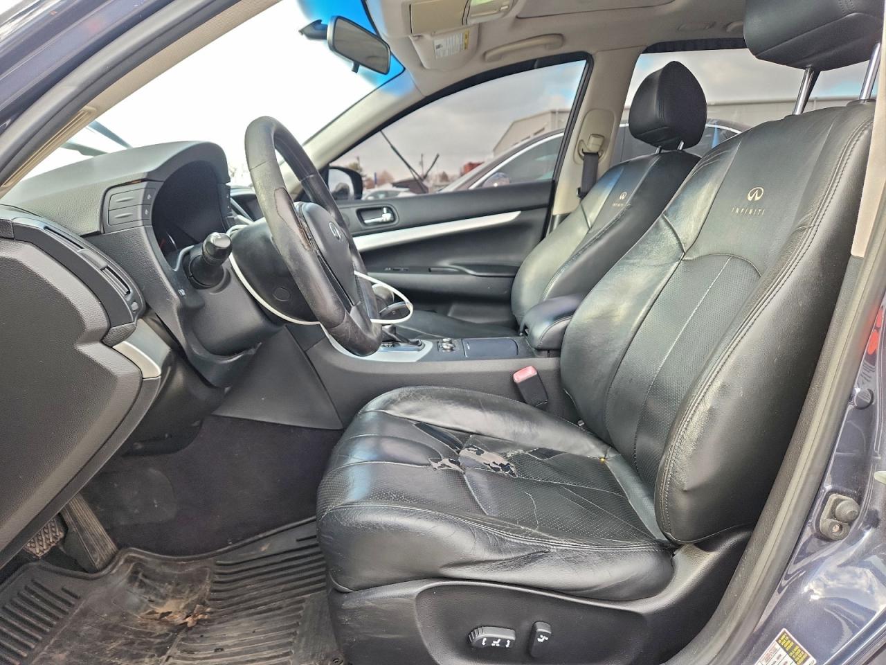 2009 INFINITI G37 photo 7