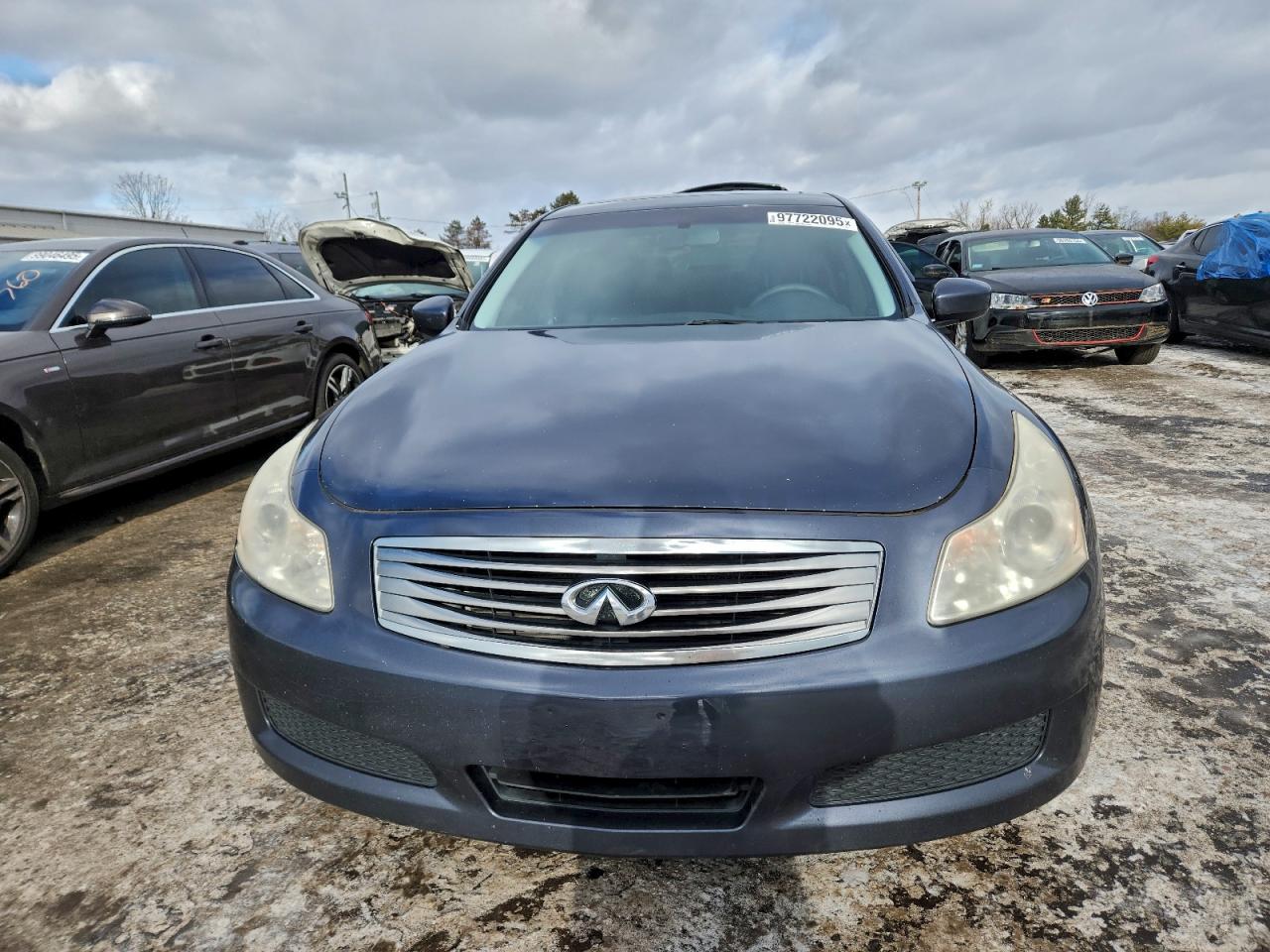 2009 INFINITI G37 photo 5