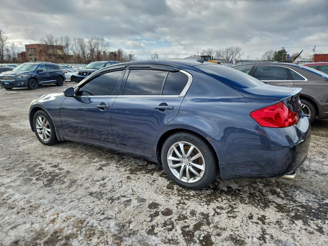 2009 INFINITI G37 photo 2