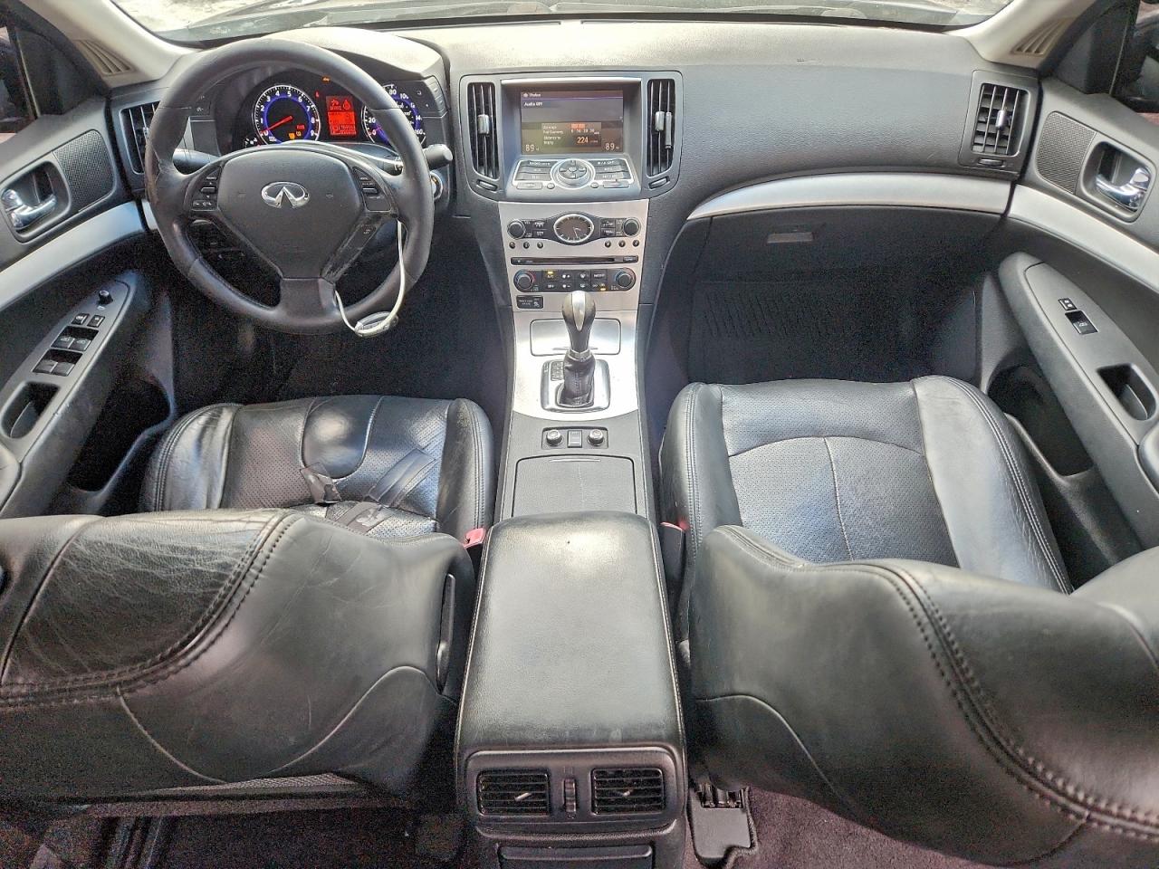 2009 INFINITI G37 photo 8