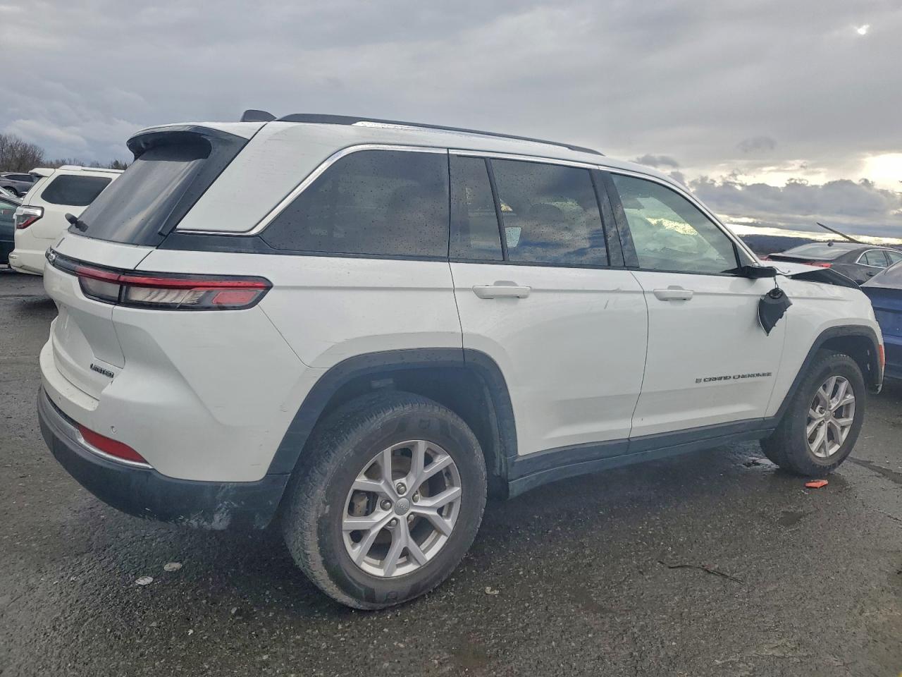 2022 JEEP GRAND CHEROKEE LIMITED photo 3