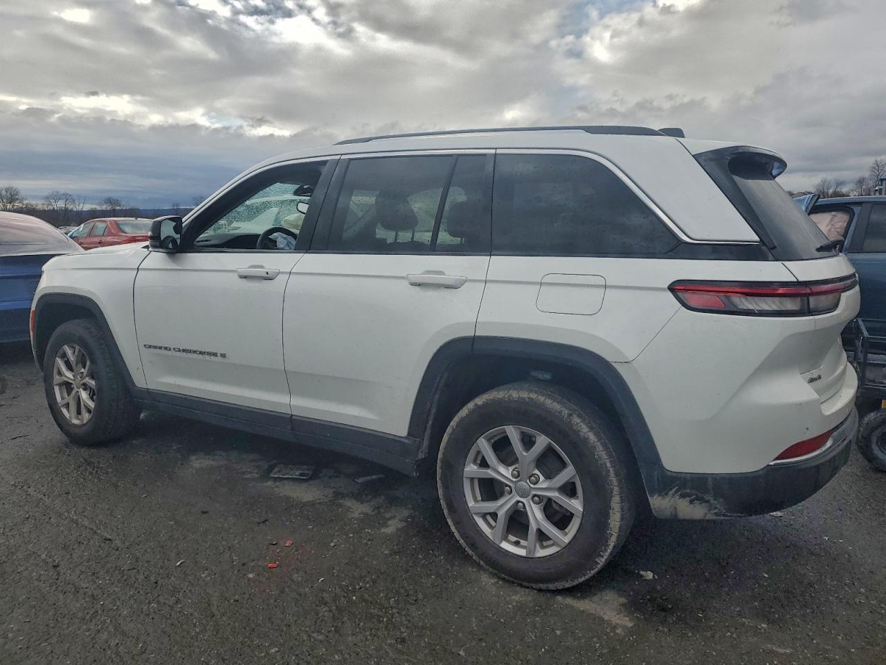2022 JEEP GRAND CHEROKEE LIMITED photo 2