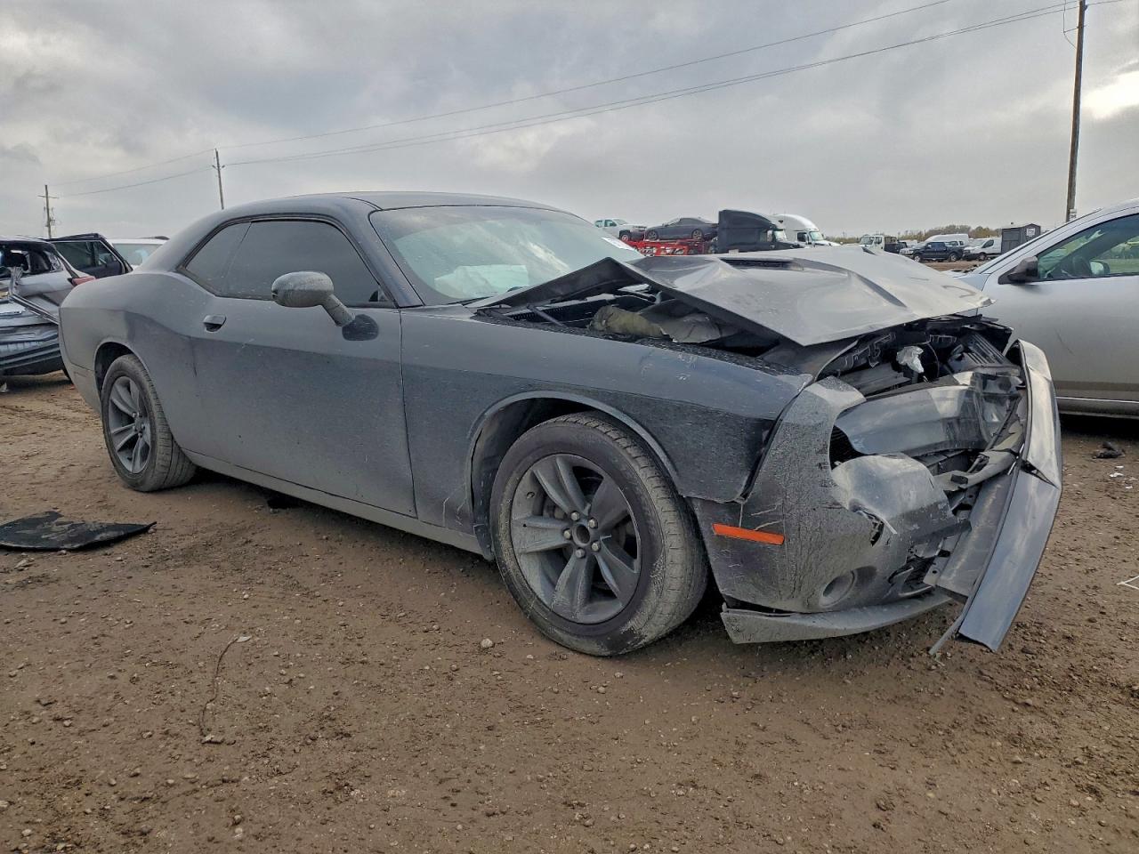 2016 DODGE CHALLENGER SXT photo 4