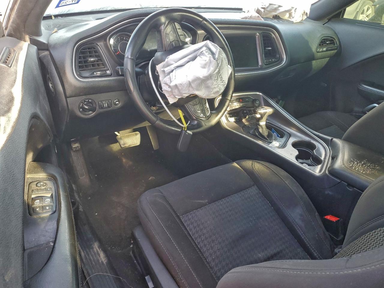 2016 DODGE CHALLENGER SXT photo 8